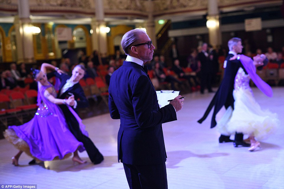 INTRODUCCIÓN PARA JUECES DE BAILE DEPORTIVO